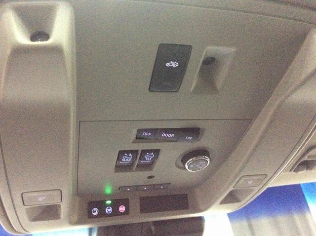 used 2020 Cadillac Escalade ESV car, priced at $39,999