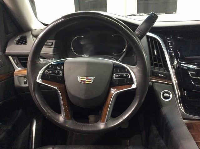 used 2020 Cadillac Escalade ESV car, priced at $39,999