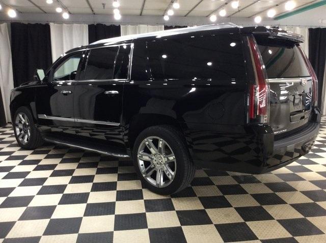 used 2020 Cadillac Escalade ESV car, priced at $39,999