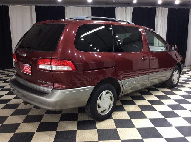 used 2001 Toyota Sienna car, priced at $2,999