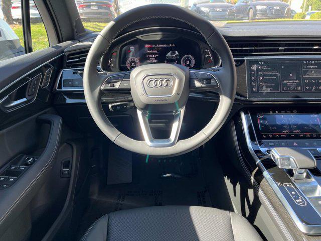 new 2025 Audi Q7 car, priced at $72,521