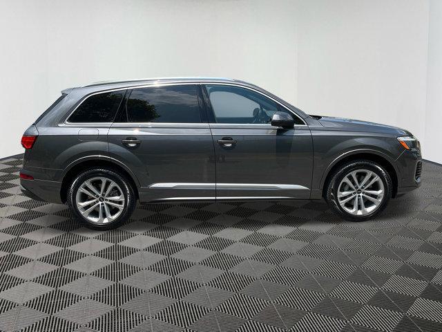 new 2025 Audi Q7 car, priced at $71,153