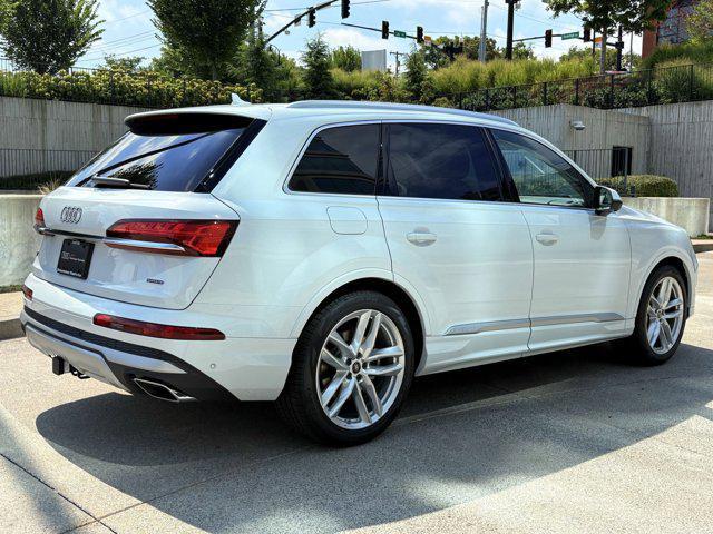 new 2025 Audi Q7 car, priced at $72,741
