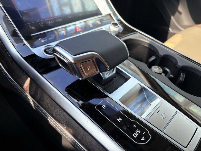 new 2025 Audi Q7 car, priced at $72,741