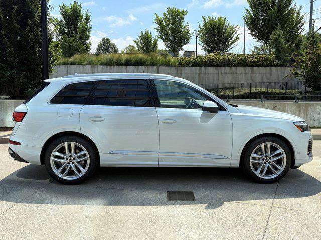 new 2025 Audi Q7 car, priced at $72,741