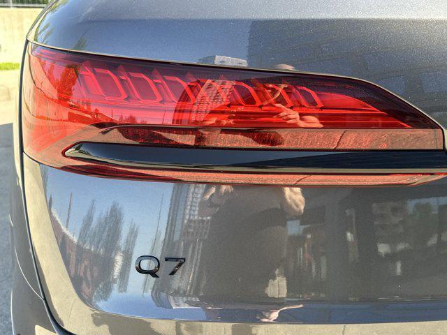 new 2025 Audi Q7 car, priced at $69,881