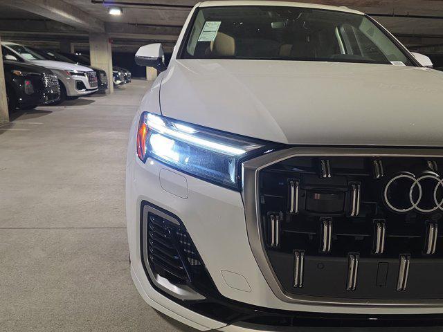 new 2025 Audi Q7 car, priced at $71,851