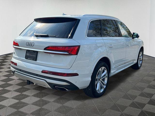 new 2025 Audi Q7 car, priced at $67,492