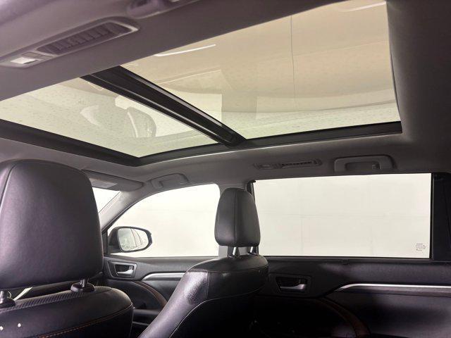 used 2018 Toyota Highlander Hybrid car, priced at $24,999