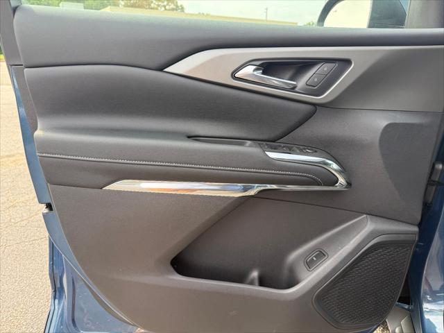 new 2025 Chevrolet Traverse car, priced at $46,195