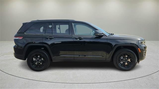 new 2025 Jeep Grand Cherokee car, priced at $34,730