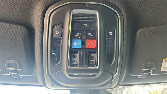 new 2025 Jeep Grand Cherokee car, priced at $34,730