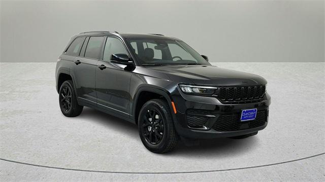 new 2025 Jeep Grand Cherokee car, priced at $40,704