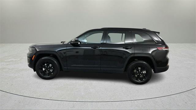 new 2025 Jeep Grand Cherokee car, priced at $40,704