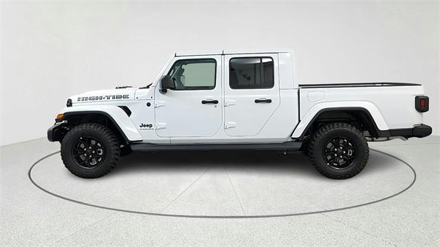 new 2025 Jeep Gladiator car, priced at $43,879