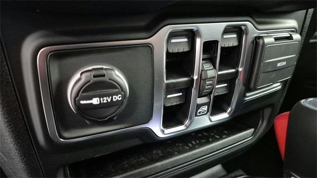 new 2025 Jeep Gladiator car, priced at $43,879