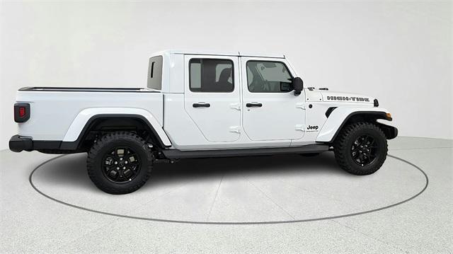 new 2025 Jeep Gladiator car, priced at $43,879