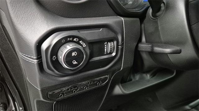 new 2025 Jeep Gladiator car, priced at $41,970