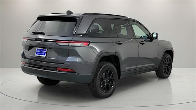 new 2025 Jeep Grand Cherokee car, priced at $40,704