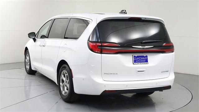 new 2024 Chrysler Pacifica car, priced at $51,078