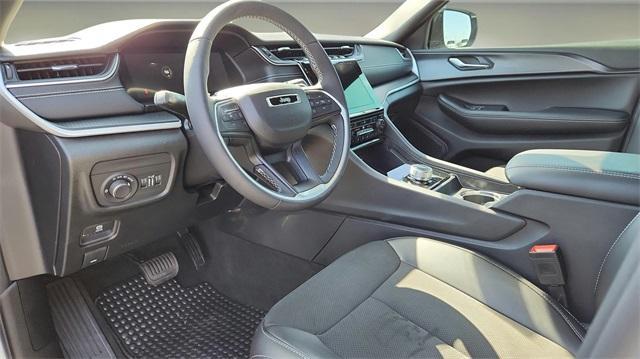 used 2025 Jeep Grand Cherokee car, priced at $37,496