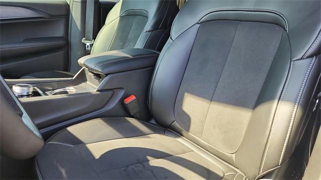 used 2025 Jeep Grand Cherokee car, priced at $37,496