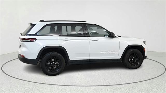 used 2025 Jeep Grand Cherokee car, priced at $37,496