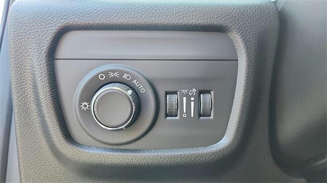 used 2025 Jeep Grand Cherokee car, priced at $37,496