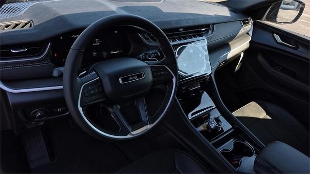 new 2025 Jeep Grand Cherokee car, priced at $39,812