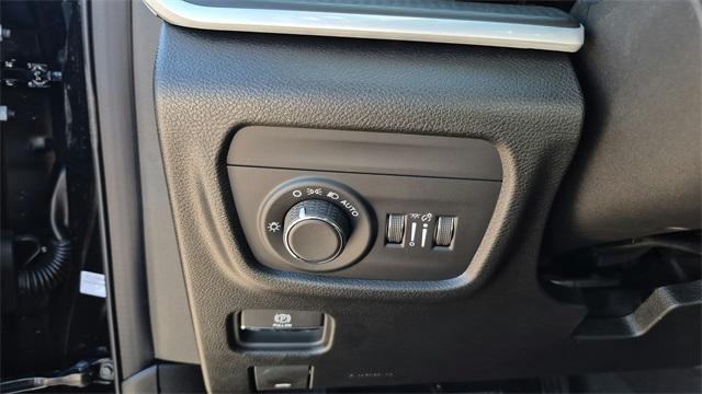 new 2025 Jeep Grand Cherokee car, priced at $35,894