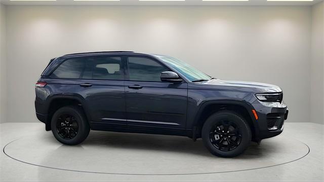 new 2024 Jeep Grand Cherokee car, priced at $39,853