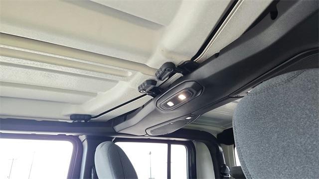 new 2025 Jeep Gladiator car, priced at $41,936
