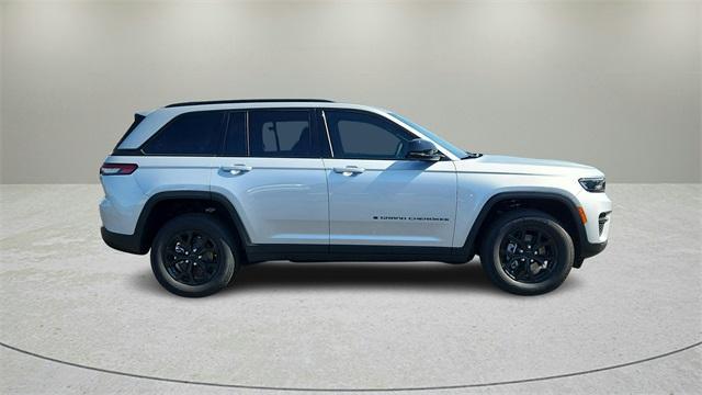 new 2025 Jeep Grand Cherokee car, priced at $38,500