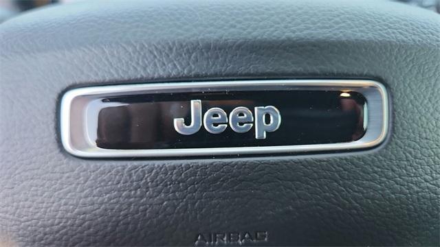 new 2025 Jeep Grand Cherokee car, priced at $38,500