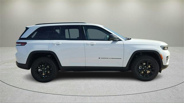 new 2025 Jeep Grand Cherokee car, priced at $39,185