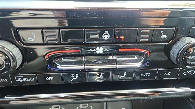 new 2025 Jeep Grand Cherokee car, priced at $39,185