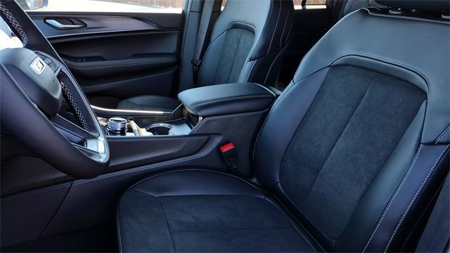 new 2025 Jeep Grand Cherokee car, priced at $40,980