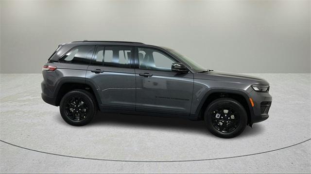 new 2025 Jeep Grand Cherokee car, priced at $39,804