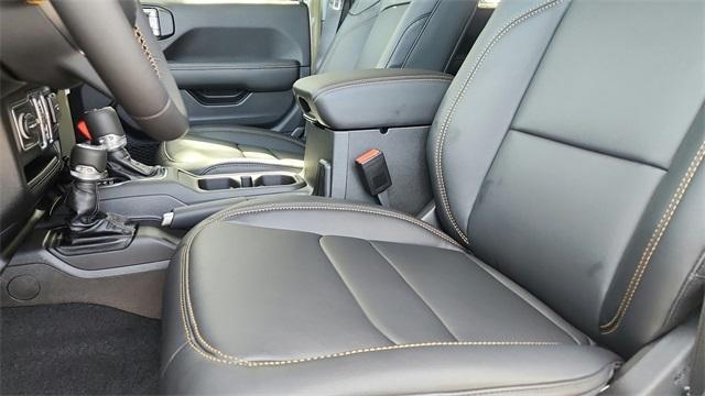 new 2025 Jeep Gladiator car, priced at $48,581