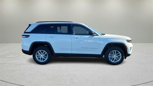 new 2025 Jeep Grand Cherokee car, priced at $33,500