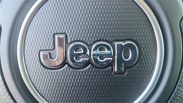 new 2025 Jeep Gladiator car, priced at $39,900