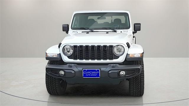 new 2025 Jeep Gladiator car, priced at $39,900