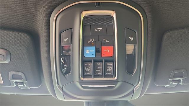 new 2025 Jeep Grand Cherokee car, priced at $53,919