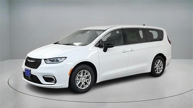 new 2026 Chrysler Pacifica car, priced at $43,460