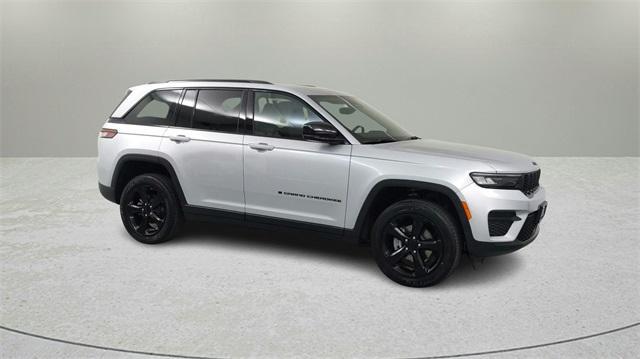 new 2024 Jeep Grand Cherokee car, priced at $43,859