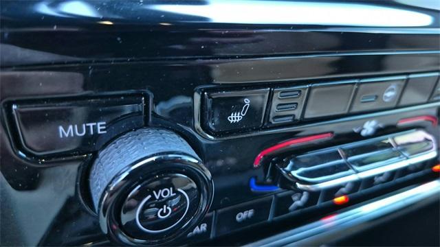 used 2023 Jeep Grand Cherokee car, priced at $32,995