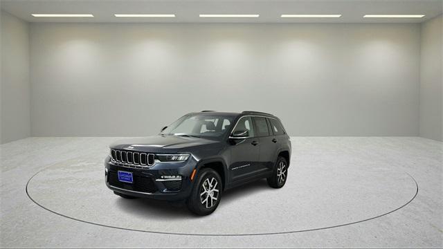 new 2025 Jeep Grand Cherokee car, priced at $39,999