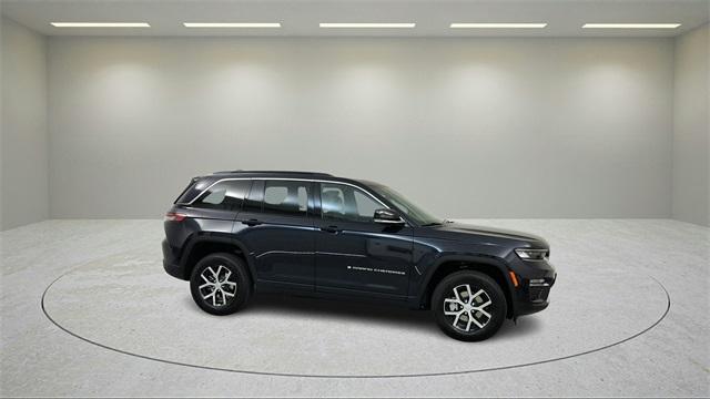 new 2025 Jeep Grand Cherokee car, priced at $39,999