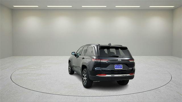 new 2025 Jeep Grand Cherokee car, priced at $39,999