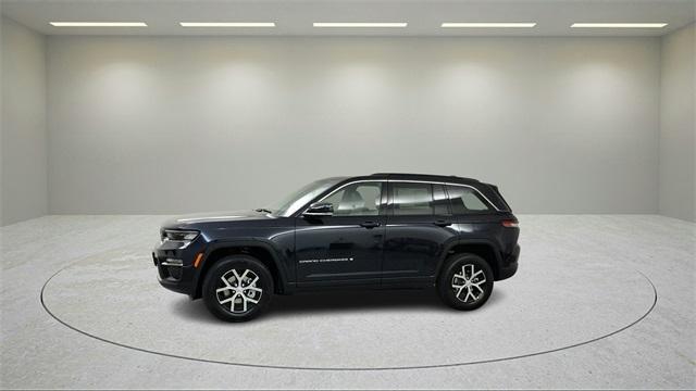 new 2025 Jeep Grand Cherokee car, priced at $39,999